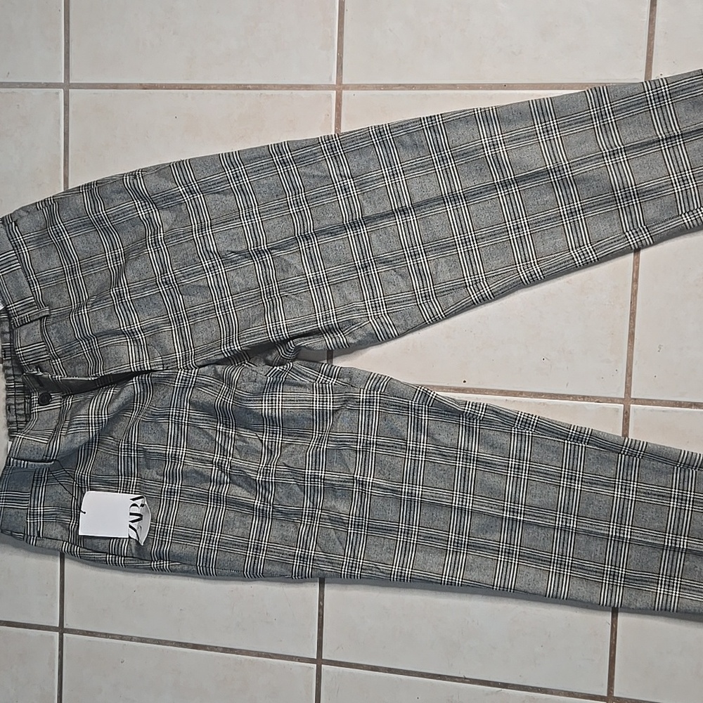 Zara Men's Black and White Checkered Dress Pants - Picture 4 of 7